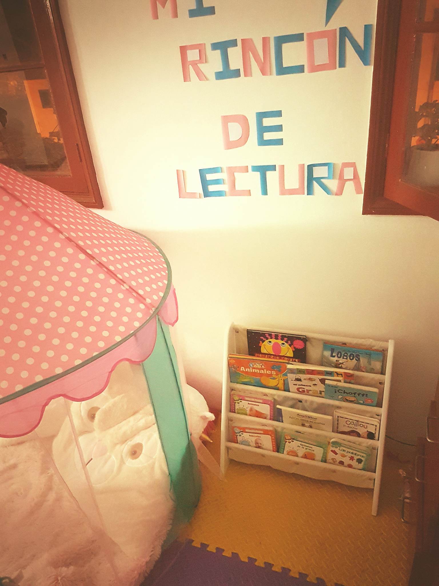 Estanterías infantiles Montessori - Rincón de lectura