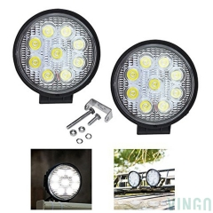 LED-Akku-Arbeitsleuchte Diese LED-Arbeitsleuchten dienen als mobile Flächenstrahler. Sie sind mit weiß leuchtenden Hochleistungs-LED bestückt, die ein helles Flächenlicht erzeugen. Die Spannungsversorgung erfolgt über 10 - 30 V DC Bordnetzspannung. Passt für ATV, Projekt Fahrzeuge, Jeep, SUV, Bagger, Radlader, LKW, Traktor usw. oder schwere Anlagen. Technische Daten: Betriebsspannung:10-30 V DC (Multi-Voltage-Technologie) Farbtemperatur:6500 K Leistung (W):27W Lichtstärke(Lumen): 2430 lm Größe VINGO® 2X 27W Arbeitsscheinwerfer LED 12v Quadrati
