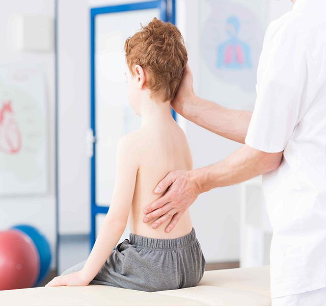 Bệnh thoái hóa cột sống bẩm sinh ở trẻ em