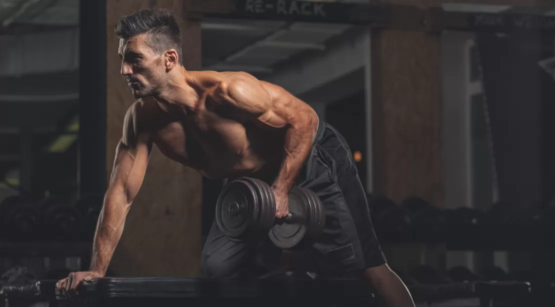 obter o seu físico de pico com esta pirâmide de construção muscular