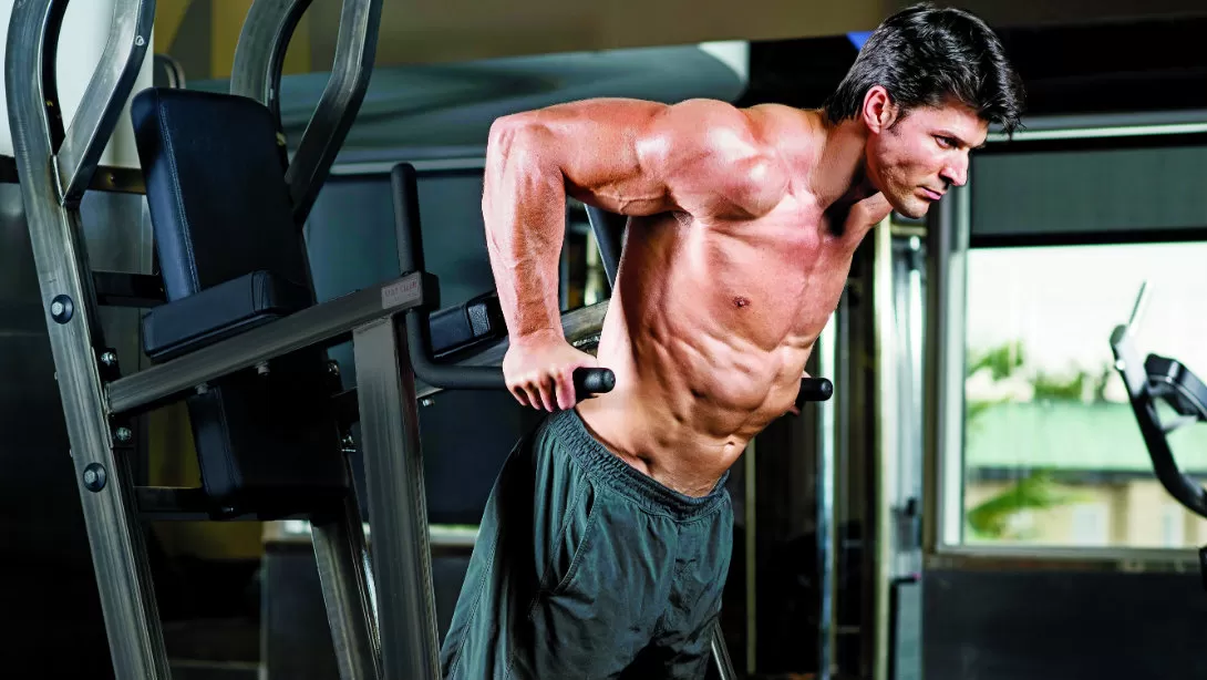 o guia de levantadores intermediários para a construção de mergulho muscular