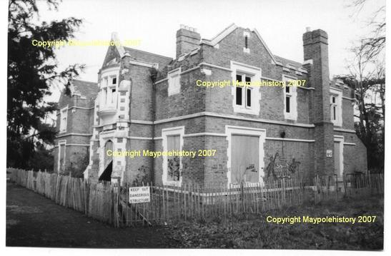 Broomhills and Grosvenor Cottage - History of Maypole, Dartford Heath