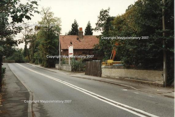 Broomhills and Grosvenor Cottage - History of Maypole, Dartford Heath