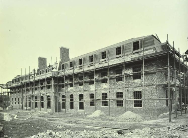 Bexley Hospital - Photographs and Video - History of Maypole, Dartford Heath