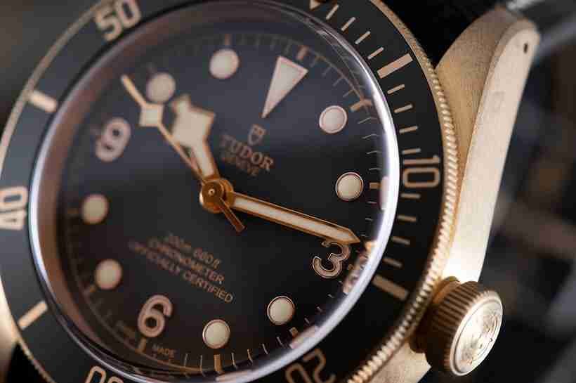 Die Schweizer Replika Uhren Tudor Black Bay Bronze Chronometer schiefergraues Zifferblatt