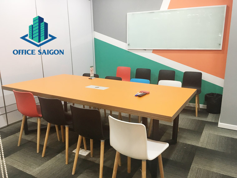 Phòng họp nhỏ từ 8 đến 10 người tại workyos services office
