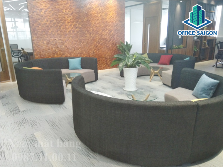 Khu vực tiếp khách tại văn phòng chia sẻ tại tòa nhà Callary Building quận 3