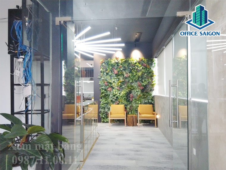 Lối đi vào văn phòng trọn gói tại tòa nhà Callary building