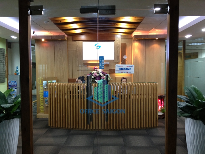 Quầy lễ tân tại Central Office tại tòa nhà Vincom Center