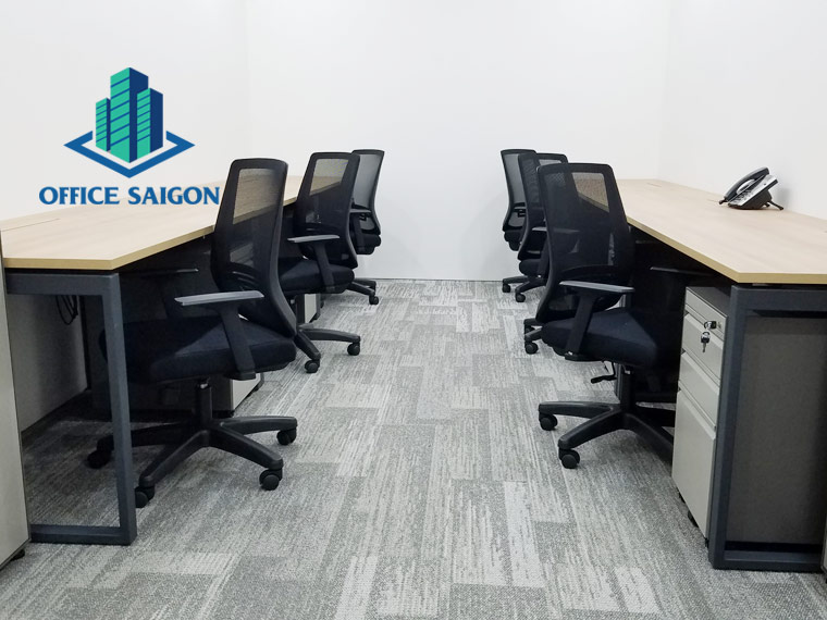 Phòng làm việc riêng, khoảng 3-4 người ngồi
