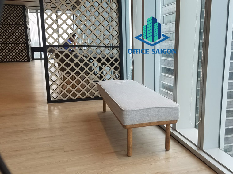 Chỗ ngồi làm việc có view tại Saigon Centre 2 dịch vụ văn phòng trọn gói