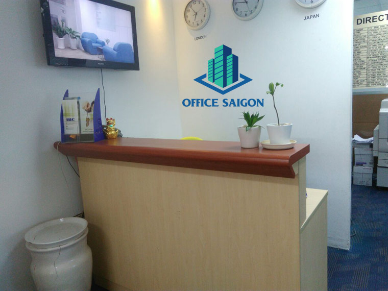 Một góc khác của lễ tân hỗ trợ tư vấn khách văn phòng trọn gói tại Vietnam Business Center