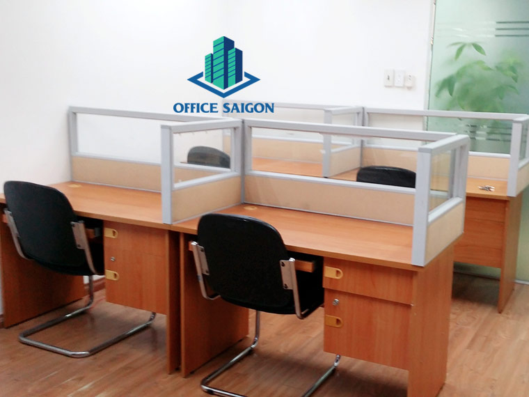 KHu làm việc cho 4 người ngồi tại Hoa Lâm building