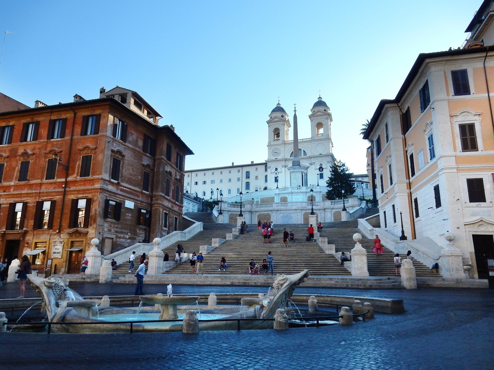 המדרגות הספרדיות - רומא בחינם