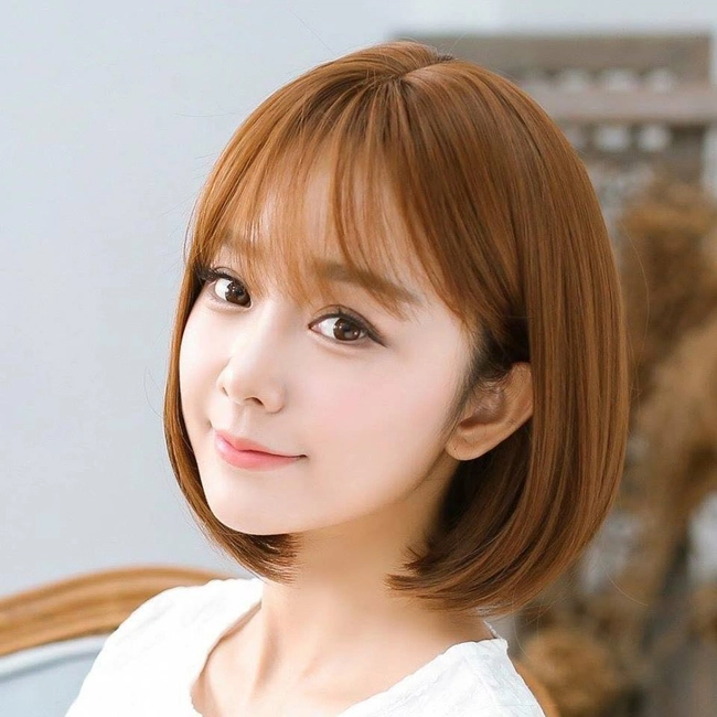 Tóc ngắn duỗi phồng