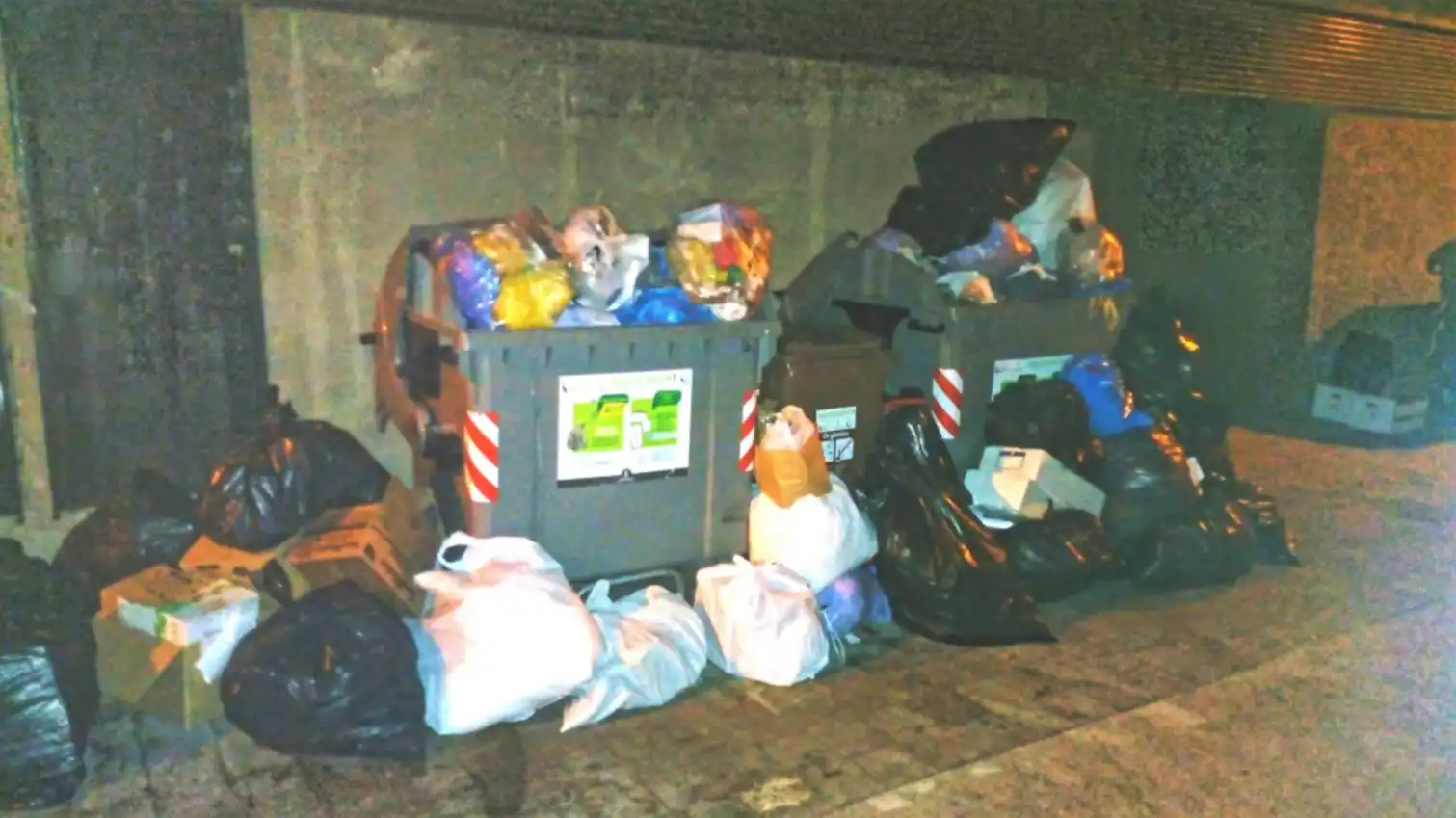 estartit deixalles contenidors abocador urbà