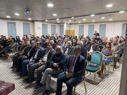 ربما تحتوي الصورة على: ‏‏‏١٢‏ شخصًا‏، ‏‏‏أشخاص يجلسون‏ و‏حشد‏‏‏‏