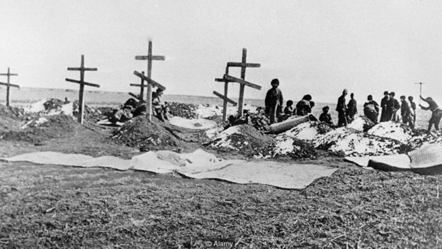 Cruces de madera de la guerra entre Rusia y Japón de principios del siglo XX