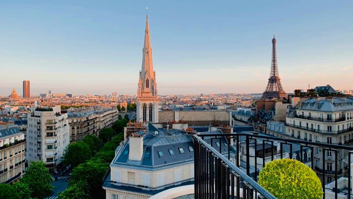 best-paris-hotels-four-seasons-eiffel-tower-view.jpg