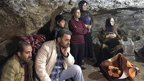 ربما تحتوي الصورة على: ‏‏‏‏شخص أو أكثر‏، و‏أشخاص يجلسون‏‏ و‏نشاطات في أماكن مفتوحة‏‏‏