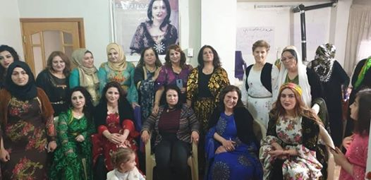 ربما تحتوي الصورة على: ‏‏‏١٦‏ شخصًا‏، و‏‏أشخاص يبتسمون‏، و‏‏أشخاص يقفون‏‏‏‏