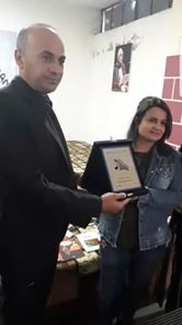 ربما تحتوي الصورة على: ‏‏‏٢‏ شخصان‏، و‏‏أشخاص يبتسمون‏، و‏‏أشخاص يقفون‏‏‏‏