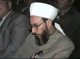 ربما تحتوي الصورة على: ‏‏شخص واحد‏، و‏‏لحية‏‏‏