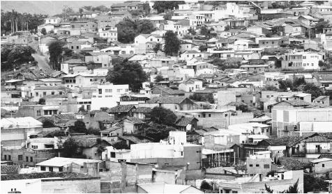 In cities such as Tegucigalpa, extended families may share the same house until the younger couple can afford their own home.