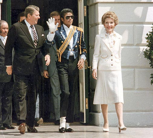 Michael_Jackson_with_the_Reagans