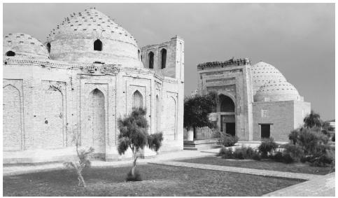 Ancient Islamic buildings in Türkmenistan. Few mosques were open during the Soviet period.