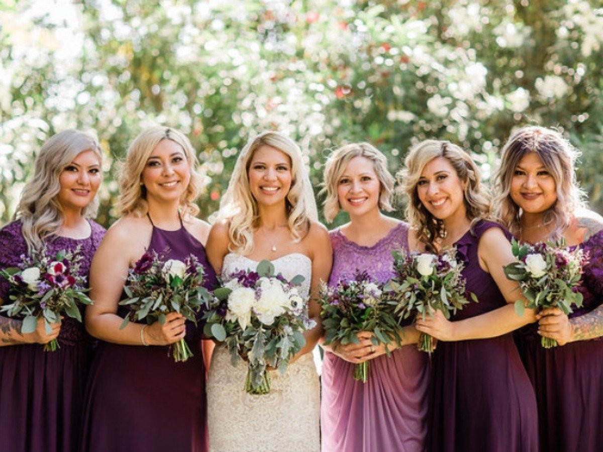 robes de demoiselle d'honneur violettes longues en différents styles