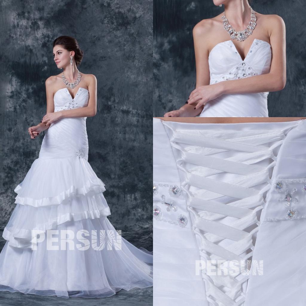 Robe de mariée sexy bustier décolleté en cœur ornée de paillette et ruché