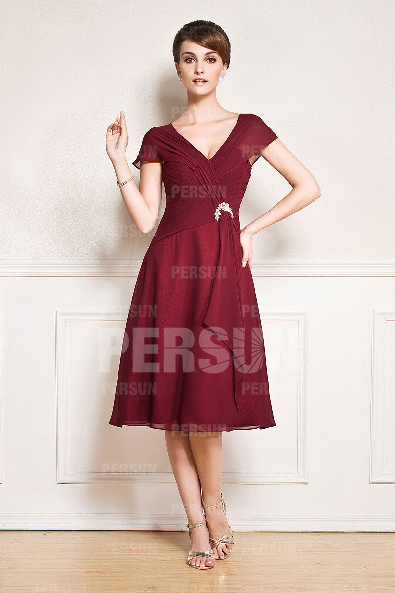 Robe courte bordeaux col V à manche courte