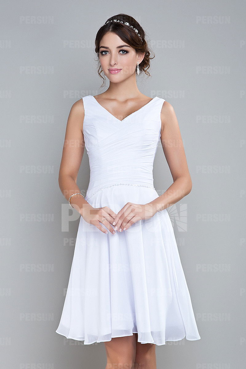 Petite robe blanche col V