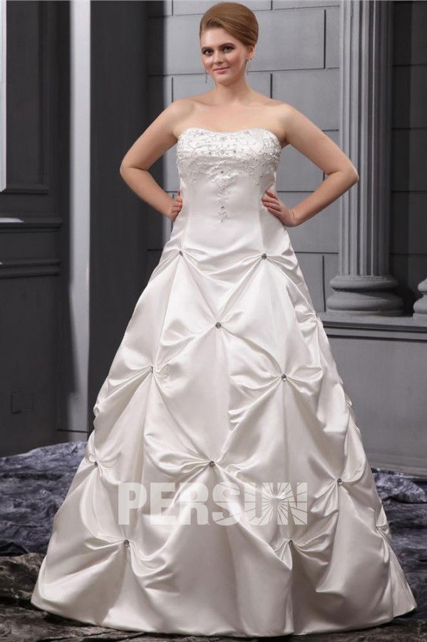 Robe de mariée grande taille ligne A en satin