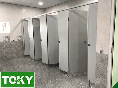 Vách ngăn vệ sinh compact trường đại học GTVT