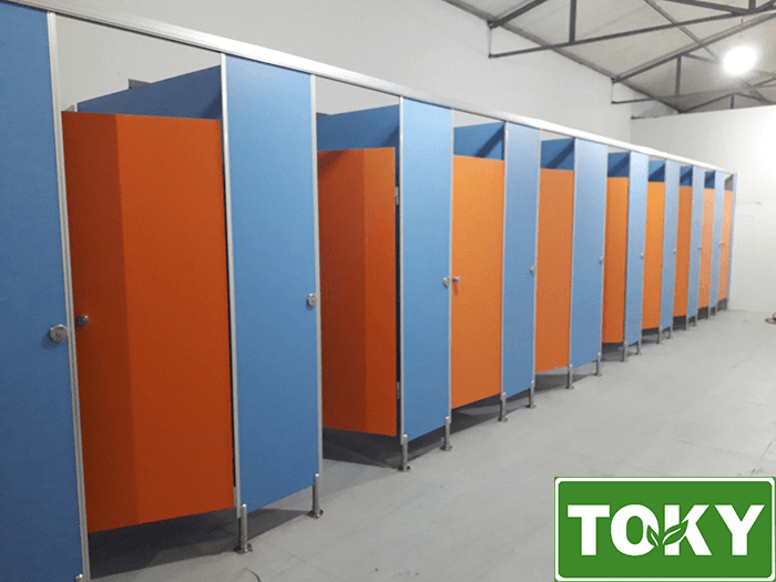 Vách ngăn vệ sinh tấm compact hpl sang trọng, hiện đại, tiết kiệm