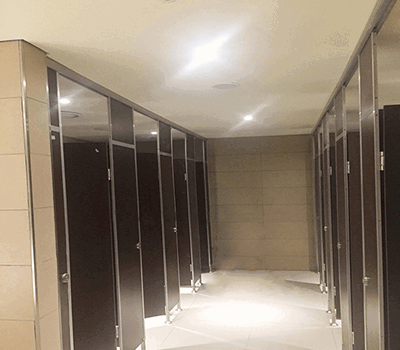 Thi công vách ngăn khu vệ sinh tại Vincom Tuyên Quang