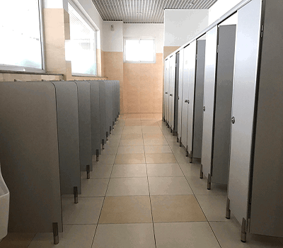 Thi công vách ngăn vệ sinh tai trạm dừng xe V52 Hải Dương