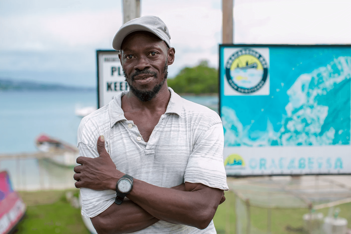 Leighton Withworth es el Guardián del Santuario de la Bahía de Oracabessa.