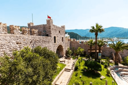 مارماریس, مکانهای باستانی ترکیه, موزه و قلعه مارماریس