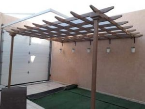 صور برجولات حديد وخشب للحدائق