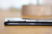Power button and volume rocker on the right - Samsung Galaxy S20+ review