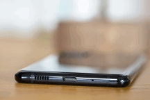 Bottom plate arrangement - Samsung Galaxy S20+ review