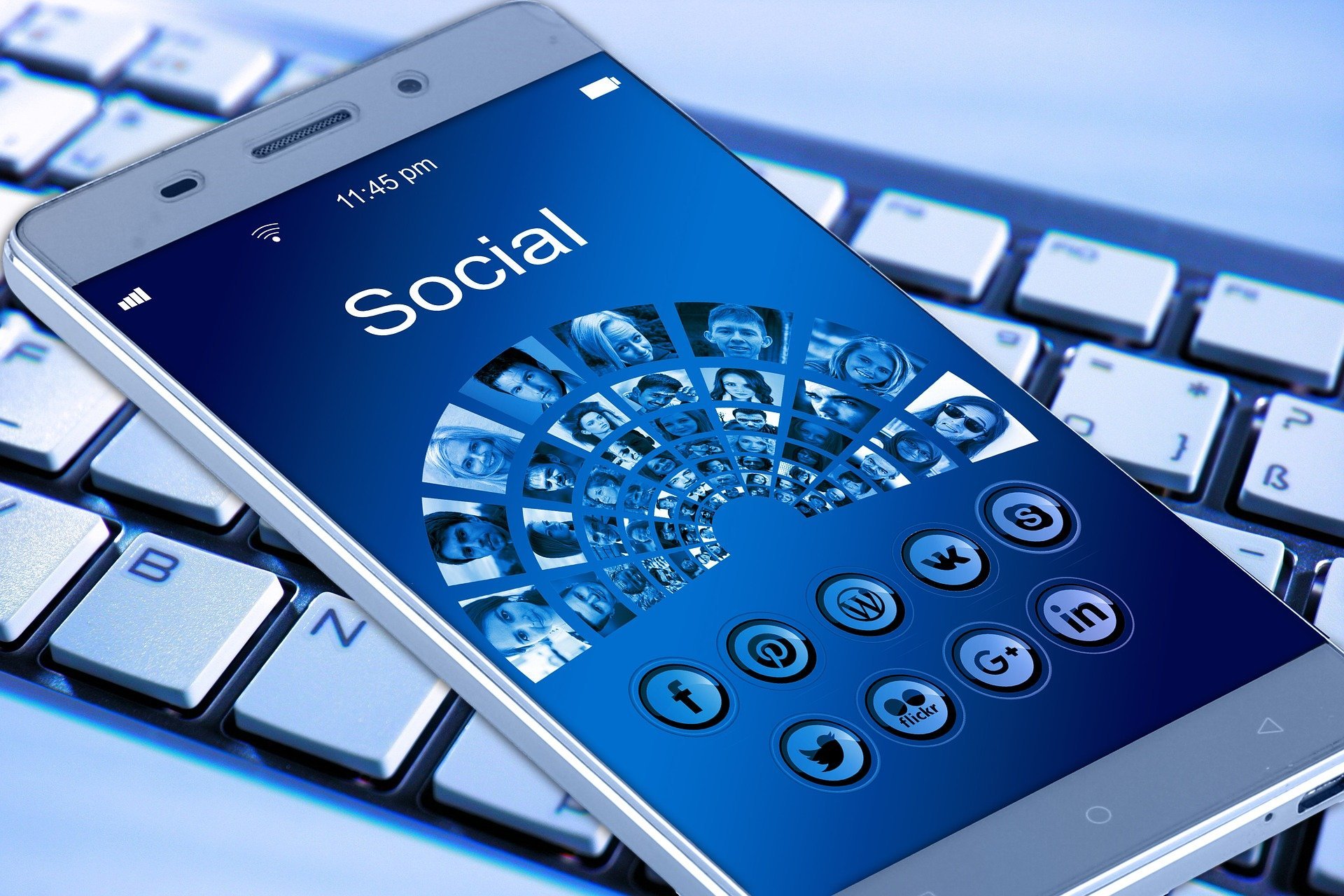 Turn your mobile application services into a social media platform
