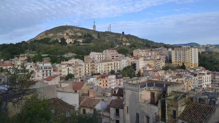 Ele foi a primeira das cidades italianas a promover o projeto de casas à venda por 1 euro em 2008 (Shutterstock)