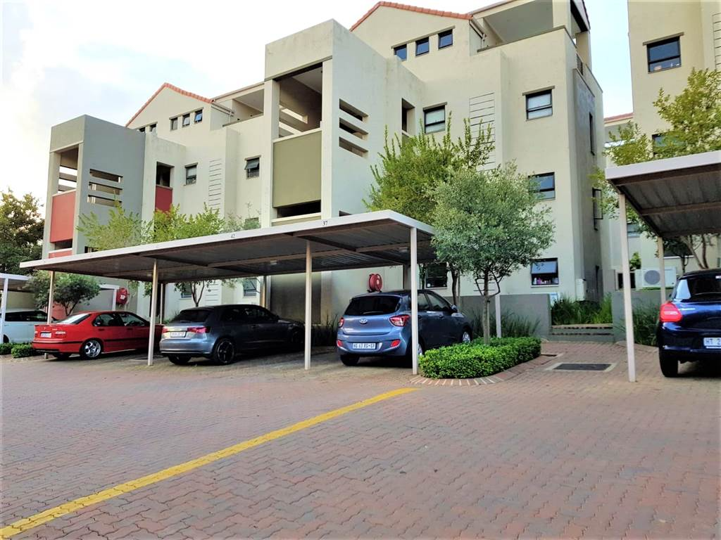 1 Bed Apartment in Sunninghill photo number 13