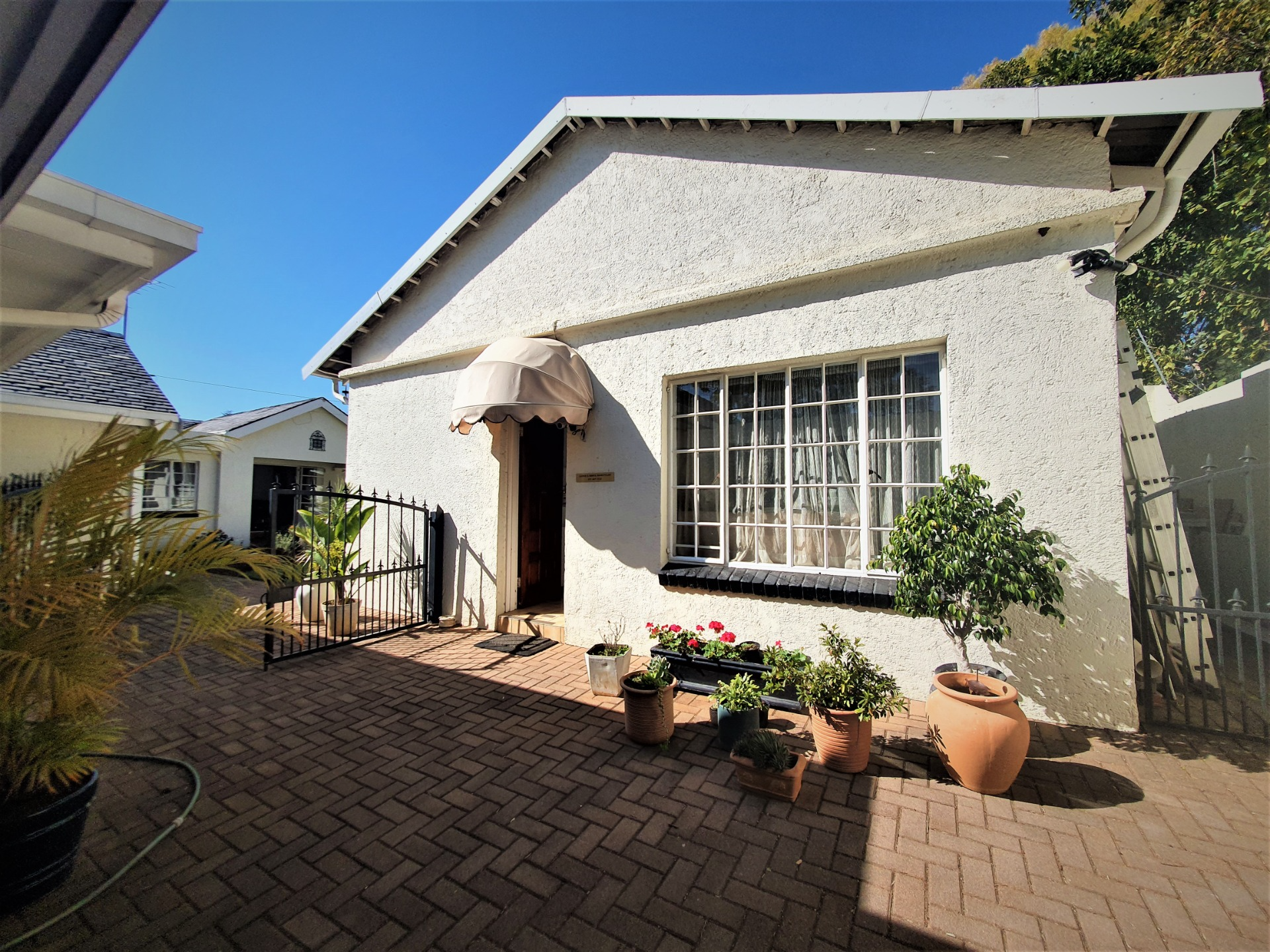 Luxury House for Sale in Craighall Park