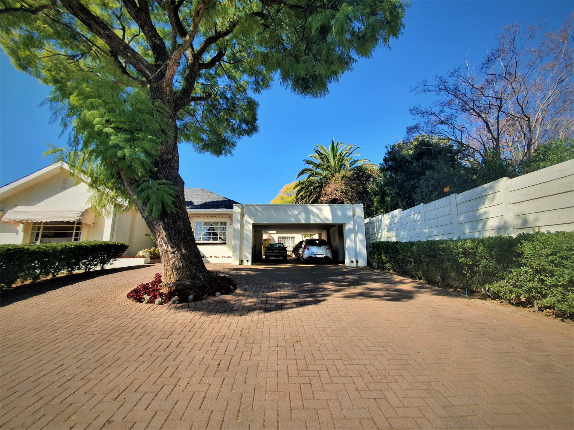 Luxury House for Sale in Craighall Park