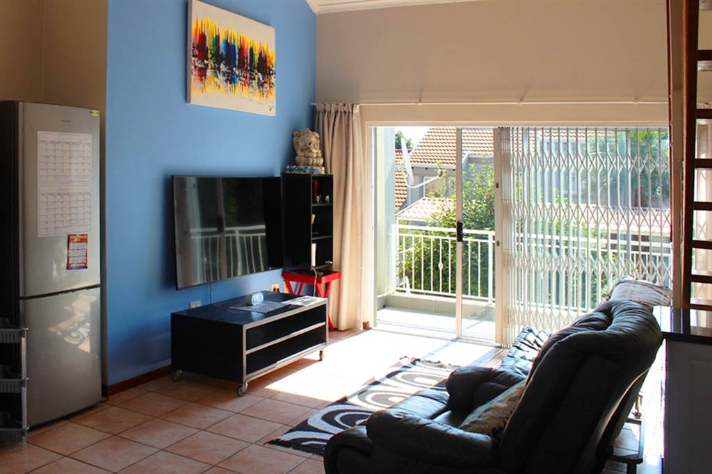 2 Bed Apartment in Sunninghill photo number 1